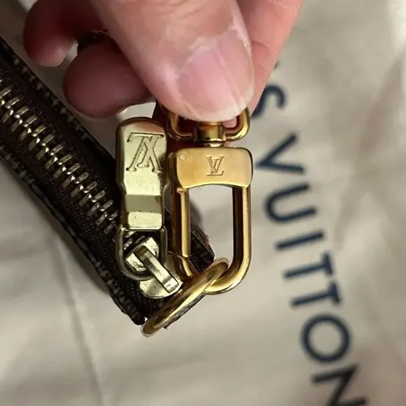 Louis Vuitton mini Pochette accessories Damier Ebene print - Picture 9 of 11